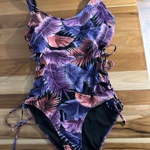 Sandflower Women's Warm Palmtastic One Piece Swimsuit